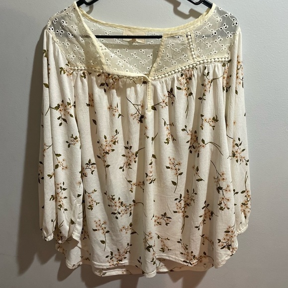 MELLODAY Tops - Melloday Cream + White Floral Blouse Top Women’s Size 1X Semi-Sheer Flowy